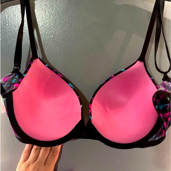 Victoria’s Secret PINK padded bra 34C - Picture 2 of 3